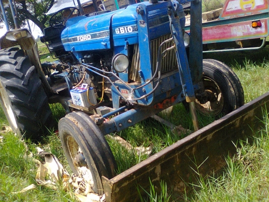 ขายรถไถนาฟอร์ด 6610 เครื่องT6 พร้อมเล่มทะเบียน