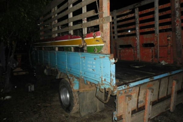 ขาย 6ล้อ ISUZU ELF 100 หัวแป เครื่อง4BC2 100แรง ฝาำดำ แน่นๆ ไม่เยิ้ม เกียร์เดิม แปลงเกียร์สายแล้ว พ.พาวเวอร์ ช่วงล่างเดิมๆ คัสซีดี มีต้องเก็บบ้างครับ หัวบางไม่มีผุ ภายในสวย คอนโซลครบ กระบะ4.30ม.คอกไม้พื้นไม้ สภาพดี ยางดี ระบบไฟครับ พร้อม ราคาเบาๆ ต่อรองได