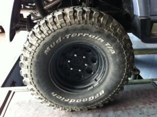 ยาง BF goodrich 33x12.5 R15