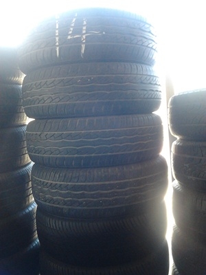 ขายยางเหมากองขอบ13และ14เก๋งรวม64เส้น  2  กอง