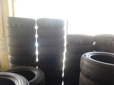 ขายยางเหมากองขอบ13และ14เก๋งรวม64เส้น  2  กอง