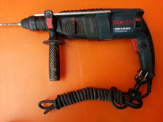 ขายสว่านโรตารี่3ระบบรุ่นใหญ่ยี่ห้อBOSCHรุ่นGBH2-26DFRของแท้สภาพดีๆครับ