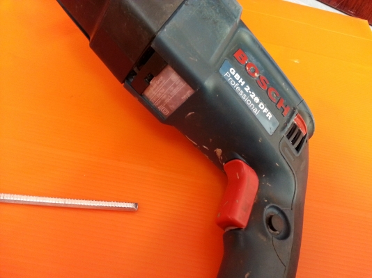 ขายสว่านโรตารี่3ระบบรุ่นใหญ่ยี่ห้อBOSCHรุ่นGBH2-26DFRของแท้สภาพดีๆครับ