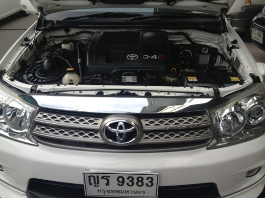 TOYOTA - FORTUNER - TRD Sportivo III 3.0 AT 4WD ปี2011 สีขาว เกียร์อัตโนมัติ เครื่องดีเซล 3000cc