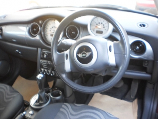 MINI COOPER 1.6 AT
