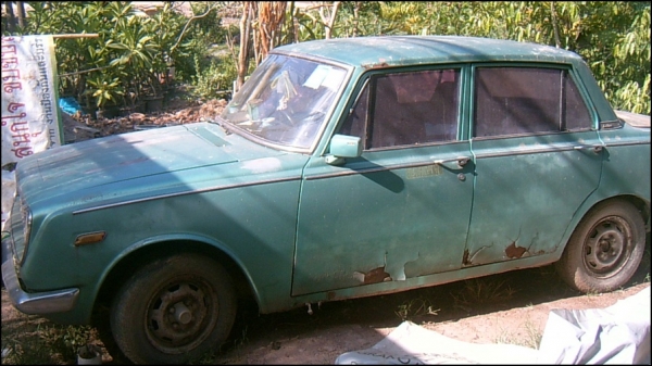 ขายแล้วนะ. เอ ปราจีนบุรีซื้อแล้ว   ขายรถเก๋งโบราณ ยี่ห้อ โตโยเป็ด