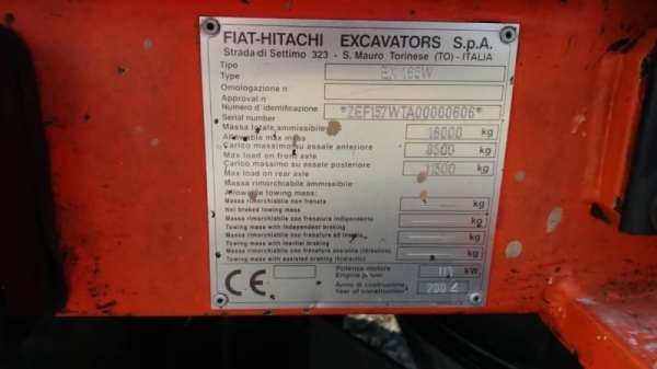 ขาย 750,000 แบคโฮล้อยาง HITACHI EX165W มีลายหัวเจาะพร้อมไปใส่หัวเจาะได้เลย ขับเคลื่อน 2 เพลา ไฟฟ้าคร