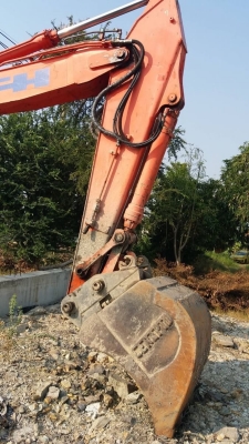 ขาย 750,000 แบคโฮล้อยาง HITACHI EX165W มีลายหัวเจาะพร้อมไปใส่หัวเจาะได้เลย ขับเคลื่อน 2 เพลา ไฟฟ้าคร