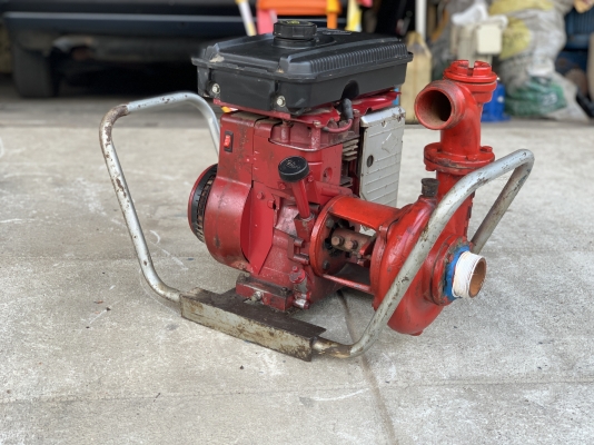ขายเครื่องสูบน้ำเคลื่อนที่ Briggs & Stratton 3.5HP. Made in USA. ขนาดท่อปั๊ม 2นิ้ว สภาพสวย แรงอั ขายเครื่องสูบน้ำเคลื่อนที่ Briggs & Stratton 3.5HP. Made in USA. ขนาดท่อปั๊ม 2นิ้ว สภาพสวย แรงอั