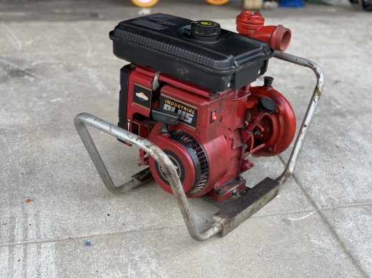 ขายเครื่องสูบน้ำเคลื่อนที่ Briggs & Stratton 3.5HP. Made in USA. ขนาดท่อปั๊ม 2นิ้ว สภาพสวย แรงอั ขายเครื่องสูบน้ำเคลื่อนที่ Briggs & Stratton 3.5HP. Made in USA. ขนาดท่อปั๊ม 2นิ้ว สภาพสวย แรงอั