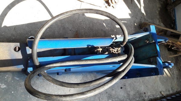 หัวแย็ก BREAKER หัวกระแทก Krupp HM 301 น้ำหนัก 450 kg, เยอรมัน ซอกใน 17 ซม.รูสลัก 45 mm. เข็ม 80 mm หัวแย็ก BREAKER หัวกระแทก Krupp HM 301 น้ำหนัก 450 kg, เยอรมัน ซอกใน 17 ซม.รูสลัก 45 mm. เข็ม 80 mm