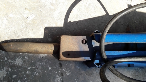 หัวแย็ก BREAKER หัวกระแทก Krupp HM 301 น้ำหนัก 450 kg, เยอรมัน ซอกใน 17 ซม.รูสลัก 45 mm. เข็ม 80 mm หัวแย็ก BREAKER หัวกระแทก Krupp HM 301 น้ำหนัก 450 kg, เยอรมัน ซอกใน 17 ซม.รูสลัก 45 mm. เข็ม 80 mm
