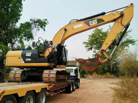 ขายด่วน!! Cat320D2 ไมล์ 5000 สภาพสวยค่ะ ขายด่วน!! Cat320D2 ไมล์ 5000 สภาพสวยค่ะ