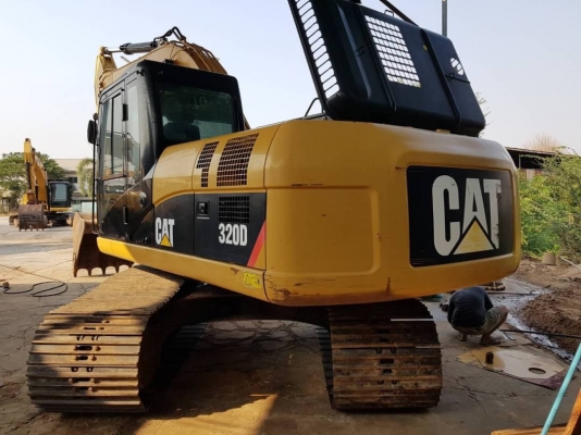 Cat 320D ไมล์ 7600 สภาพสวยค่ะ Cat 320D ไมล์ 7600 สภาพสวยค่ะ