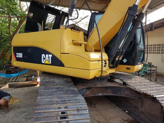 Cat 320D ไมล์ 7600 สภาพสวยค่ะ Cat 320D ไมล์ 7600 สภาพสวยค่ะ