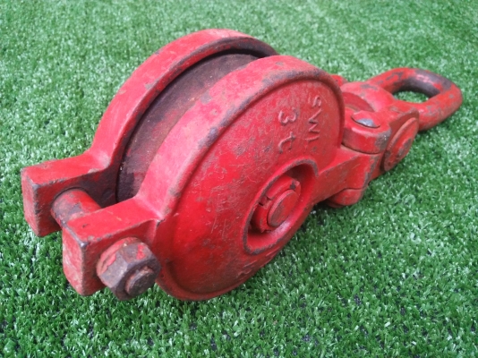 รอกทดเปิดข้าง เก่านอก 3 ตัน 5 นิ้ว สภาพดี รอกทดเปิดข้าง เก่านอก 3 ตัน 5 นิ้ว สภาพดี