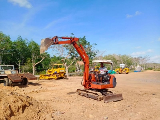 KUBOTA30 ปั้มนิ้ว คอลโทรลสั้น สภาพสวย KUBOTA30 ปั้มนิ้ว คอลโทรลสั้น สภาพสวย