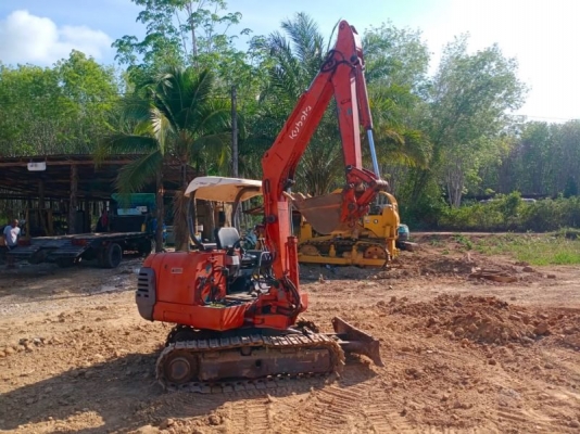 KUBOTA30 ปั้มนิ้ว คอลโทรลสั้น สภาพสวย KUBOTA30 ปั้มนิ้ว คอลโทรลสั้น สภาพสวย
