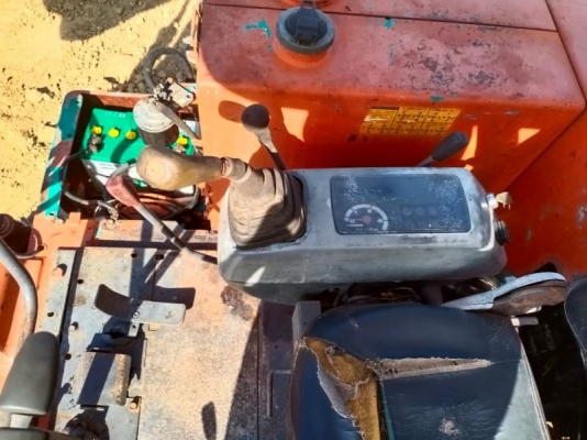 KUBOTA30 ปั้มนิ้ว คอลโทรลสั้น สภาพสวย