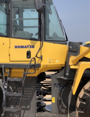 ขายรถตักล้อยาง KOMATSU WA380-6 ปี 2013 นำเข้าเองจากญี่ปุ่น สภาพสวยพร้อมใช้งาน มีVDOการทำงานครับ