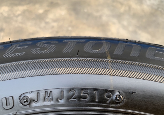 ล้อแม็กป้ายแดง Honda Jazz ขอบ 15 พร้อมยางใหม่ป้ายแดง 175-65-15 Bridgestone ปี 19 สวยกริ๊บ