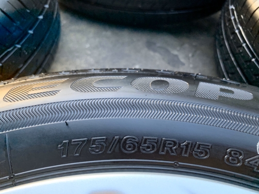 ล้อแม็กป้ายแดง Honda Jazz ขอบ 15 พร้อมยางใหม่ป้ายแดง 175-65-15 Bridgestone ปี 19 สวยกริ๊บ