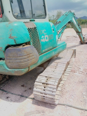 KOMATSU PC40-7 มีเก๋ง สภาพสวย KOMATSU PC40-7 มีเก๋ง สภาพสวย