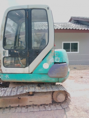 KOMATSU PC40-7 มีเก๋ง สภาพสวย KOMATSU PC40-7 มีเก๋ง สภาพสวย