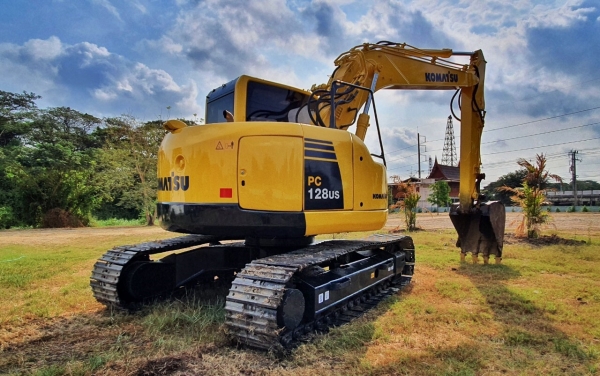 ะKomatsu PC128US-8 สภาพนางฟ้า￼ ระบบดี บอดี้งาม พร้อมไลน์หัวเจาะ สวยๆค่ะ