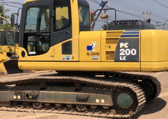 ขายรถขุด KOMATSU PC200LC-8 อาร์มยาวพิเศษ 15 เมตร นำเข้าเองจากญี่ปุ่น สภาพสวยพร้อมใช้งาน มีVDOการทำงา