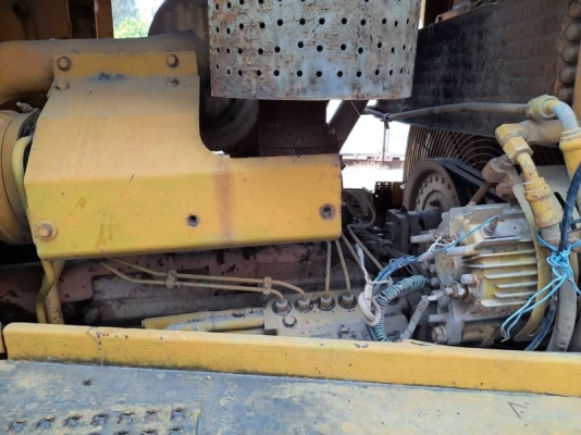 แทรคเตอร์CAT D6HZไม่มีเล่มทะเบียน สภาพสวย