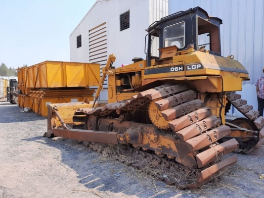 แทรคเตอร์CAT D6HZไม่มีเล่มทะเบียน สภาพสวย