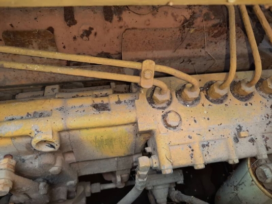 แทรคเตอร์CAT D6HZไม่มีเล่มทะเบียน สภาพสวย