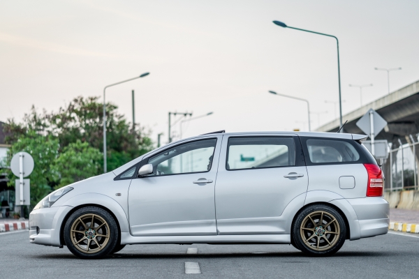 TOYOTA WISH 2004