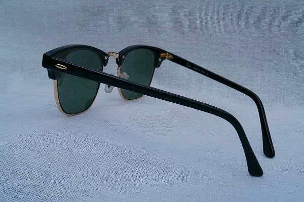 แว่นตา 'เรย์ - แบน - แสนสะท้าน'  อิตาลีตัวแท้ !  โมเดลคลาสสิค  'คลับมาสเตอร์ - นายกสโมสร' สุดยอดเลนส์กระจก ออริจินัล เรย์ - แบน 'สีเขียว / เทา G - 15'  Authentic RAY - BAN handmade in Italy