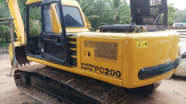 KOMATSU PC200-6 ระบบไฟเต็ม เอกสารเล่มทะเบียน สภาพสวย KOMATSU PC200-6 ระบบไฟเต็ม เอกสารเล่มทะเบียน สภาพสวย