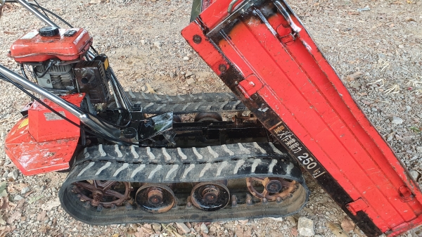 รถแทรคยางดั้มมือ