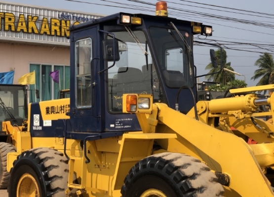 ขายรถตักล้อยาง KOMATSU WA300-1 นำเข้าเองจากญี่ปุ่น สภาพสวยพร้อมใช้ มีVDOการทำงานครับ