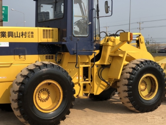 ขายรถตักล้อยาง KOMATSU WA300-1 นำเข้าเองจากญี่ปุ่น สภาพสวยพร้อมใช้ มีVDOการทำงานครับ