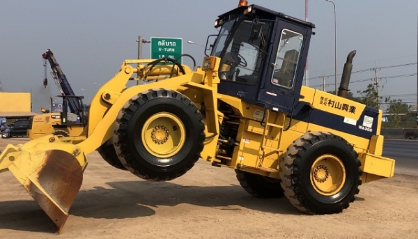 ขายรถตักล้อยาง KOMATSU WA300-1 นำเข้าเองจากญี่ปุ่น สภาพสวยพร้อมใช้ มีVDOการทำงานครับ
