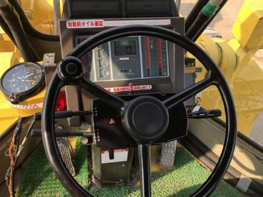 ขายรถตักล้อยาง KOMATSU WA300-1 นำเข้าเองจากญี่ปุ่น สภาพสวยพร้อมใช้ มีVDOการทำงานครับ