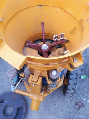 ขาย เครื่องปั๊มปูน ยิงปูนคอนกรีต ท่อ 3 นิ้ว พร้อมสายส่ง 3 นิ้วและอุปกรณ์ ดีเซล 1 สูบ 12 แรง ของใหม่