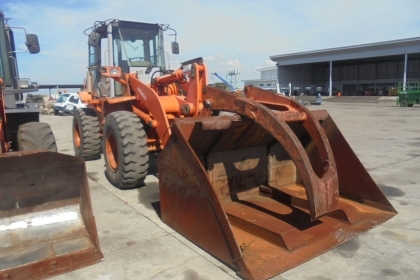 ขายรถตักล้อยาง KOMATSU WA100-1 (สภาพดี)