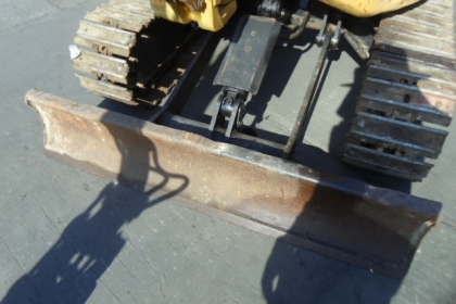ขายรถแบคโฮ CATERPILLAR 303 (มีหัวแย็กปูน พร้อมบุ้งกี๋)