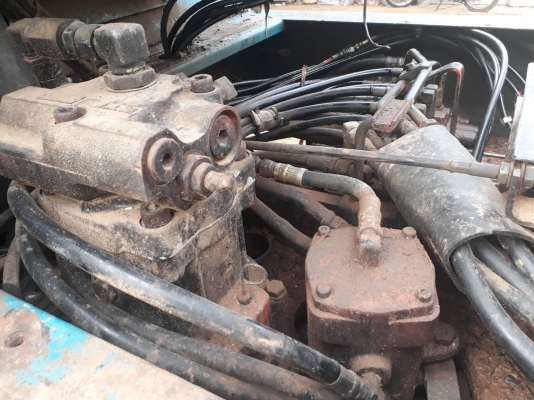 ขาย แบคโฮ SUMITOMO S100FX2 เครื่องดี ปั้มนิ้ว ราคาต่อรองได้ครับ