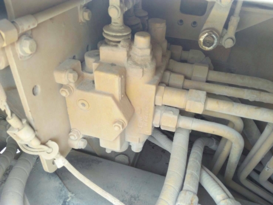 รถแทรคเตอร์ตีนตะขาบ CAT D4H-2 แบบตีนเป็ด มีคลิปการทำงาน รถแทรคเตอร์ตีนตะขาบ CAT D4H-2 แบบตีนเป็ด มีคลิปการทำงาน