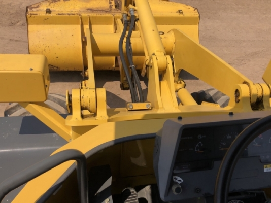 ขายรถตักล้อยาง KOMATSU WA80-3 นำเข้าเองจากญี่ปุ่น สภาพสวยพร้อมใช้งาน มีVDOการทำงานครับ