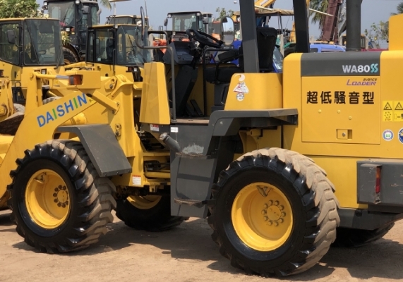 ขายรถตักล้อยาง KOMATSU WA80-3 นำเข้าเองจากญี่ปุ่น สภาพสวยพร้อมใช้งาน มีVDOการทำงานครับ