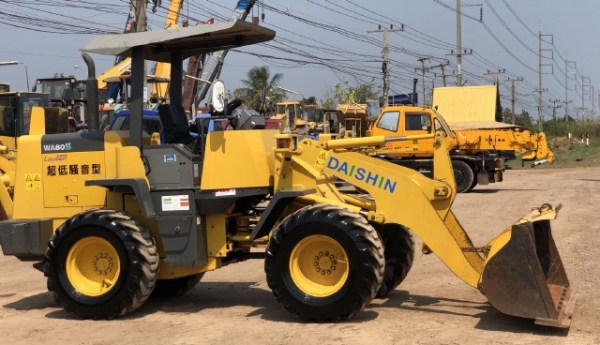 ขายรถตักล้อยาง KOMATSU WA80-3 นำเข้าเองจากญี่ปุ่น สภาพสวยพร้อมใช้งาน มีVDOการทำงานครับ