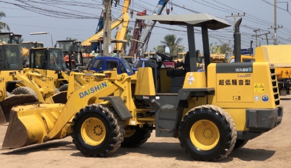 ขายรถตักล้อยาง KOMATSU WA80-3 นำเข้าเองจากญี่ปุ่น สภาพสวยพร้อมใช้งาน มีVDOการทำงานครับ